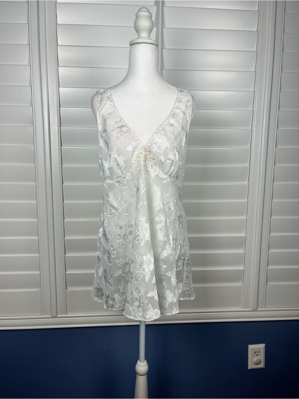 Secret Treasures 2 Pc white lingerie sheer bridal dress set size medium